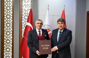 AYB Genel Başkanı Sayın Ufuk Tuzman Manas Üniversitesini ziyaret etti